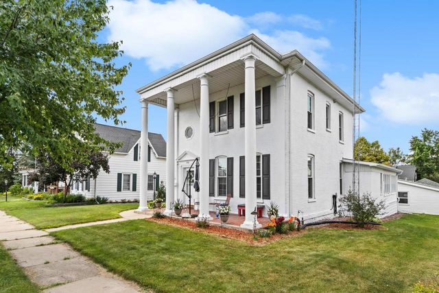 319 W Franklin Street, Portage, WI 53901