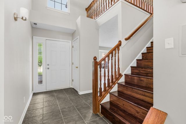 10873 Glazer Way, Fishers, IN 46038