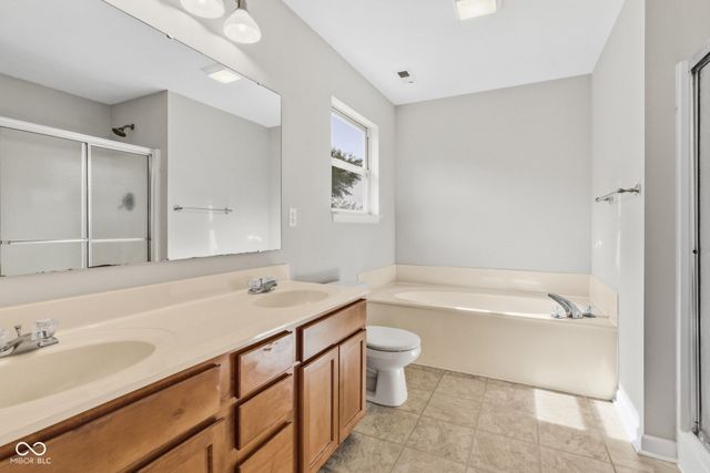 10873 Glazer Way, Fishers, IN 46038