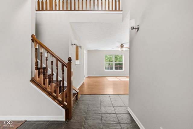 10873 Glazer Way, Fishers, IN 46038
