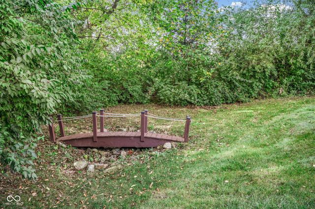 10873 Glazer Way, Fishers, IN 46038