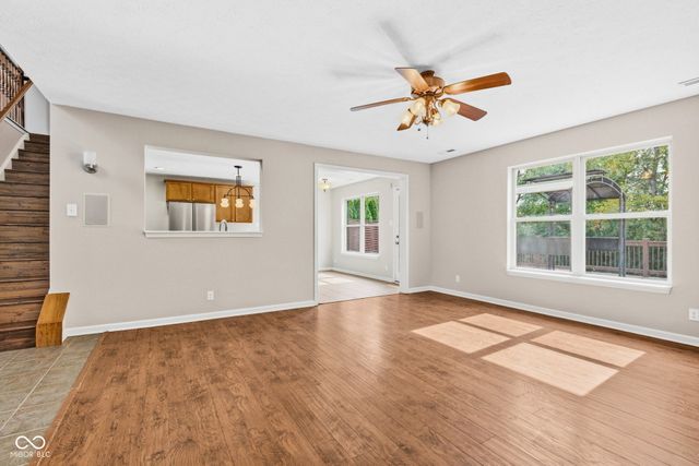 10873 Glazer Way, Fishers, IN 46038