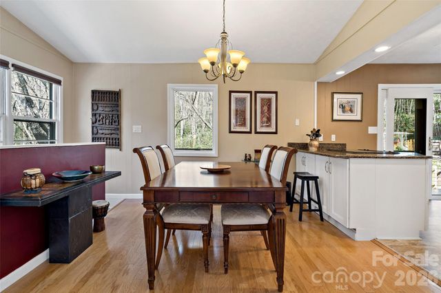 30 Red Oak Forest Road, Fairview, NC 28730