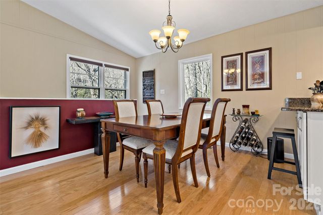 30 Red Oak Forest Road, Fairview, NC 28730