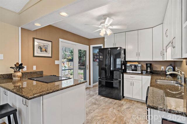 30 Red Oak Forest Road, Fairview, NC 28730