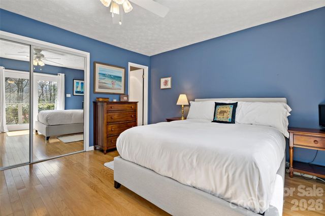 30 Red Oak Forest Road, Fairview, NC 28730