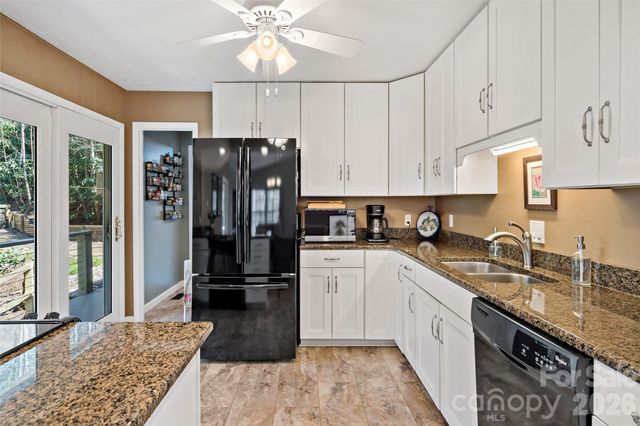 30 Red Oak Forest Road, Fairview, NC 28730