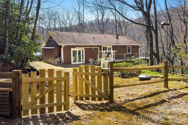 30 Red Oak Forest Road, Fairview, NC 28730