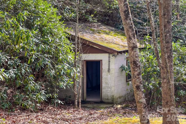 30 Red Oak Forest Road, Fairview, NC 28730