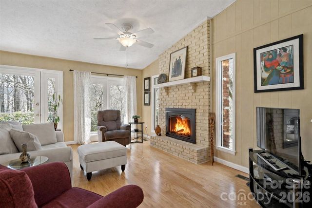 30 Red Oak Forest Road, Fairview, NC 28730