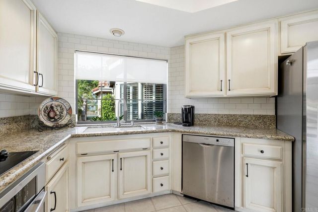 28766 Vista Valley Dr, Vista, CA 92084