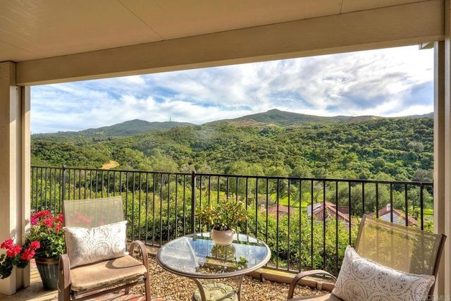 28766 Vista Valley Dr, Vista, CA 92084