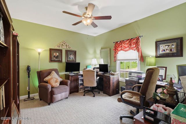585 Sunray Dr, Shepherdsville, KY 40165