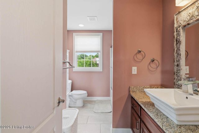 585 Sunray Dr, Shepherdsville, KY 40165