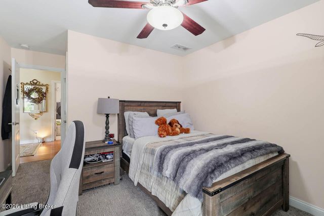 585 Sunray Dr, Shepherdsville, KY 40165
