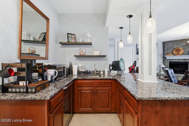 585 Sunray Dr, Shepherdsville, KY 40165