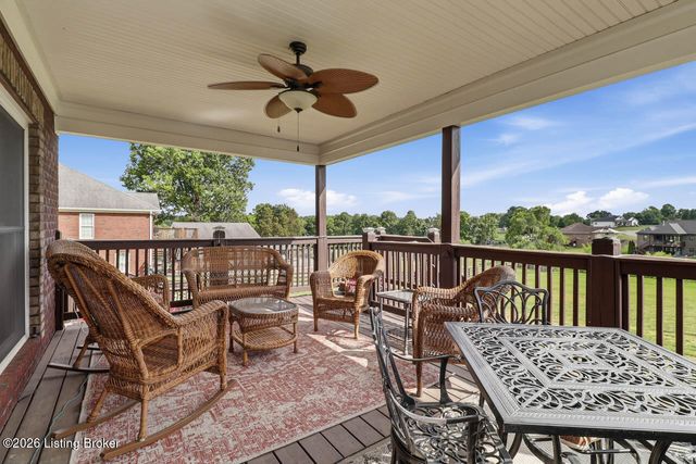 585 Sunray Dr, Shepherdsville, KY 40165