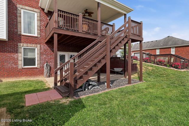 585 Sunray Dr, Shepherdsville, KY 40165