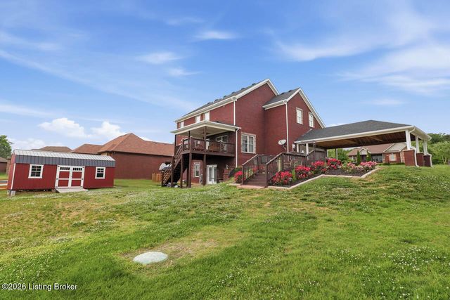 585 Sunray Dr, Shepherdsville, KY 40165