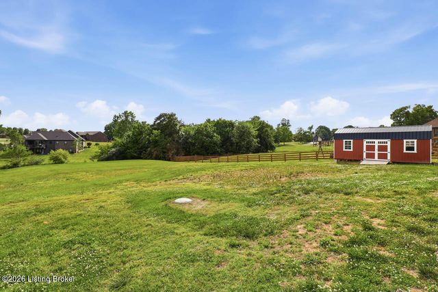 585 Sunray Dr, Shepherdsville, KY 40165