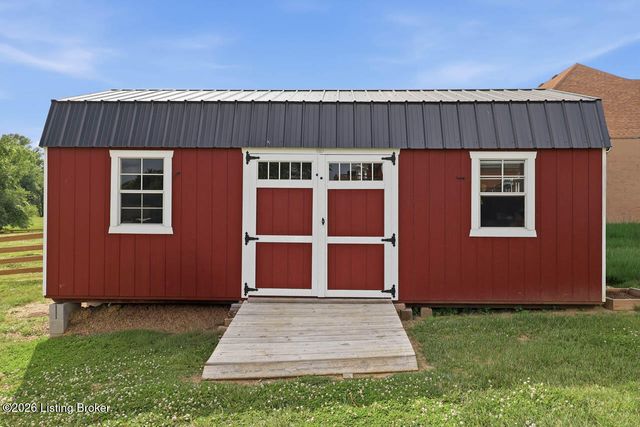 585 Sunray Dr, Shepherdsville, KY 40165