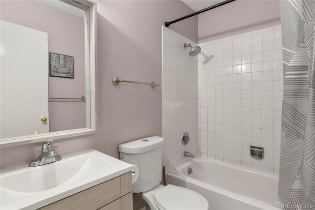 2622 S Xanadu Way B, Aurora, CO 80014