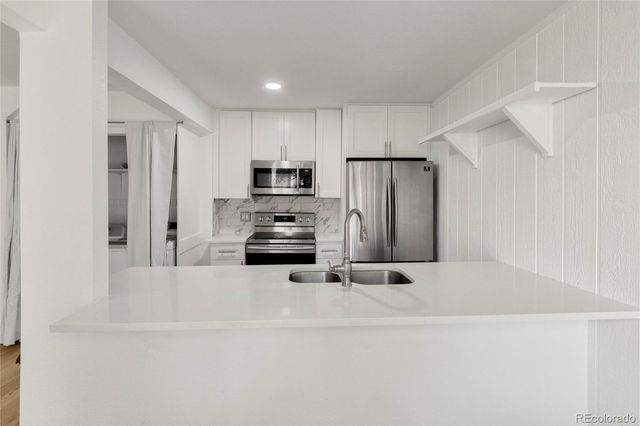 2622 S Xanadu Way B, Aurora, CO 80014