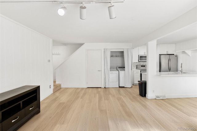 2622 S Xanadu Way B, Aurora, CO 80014