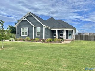 2041 Wayland Walk SW, Huntsville, AL 35802