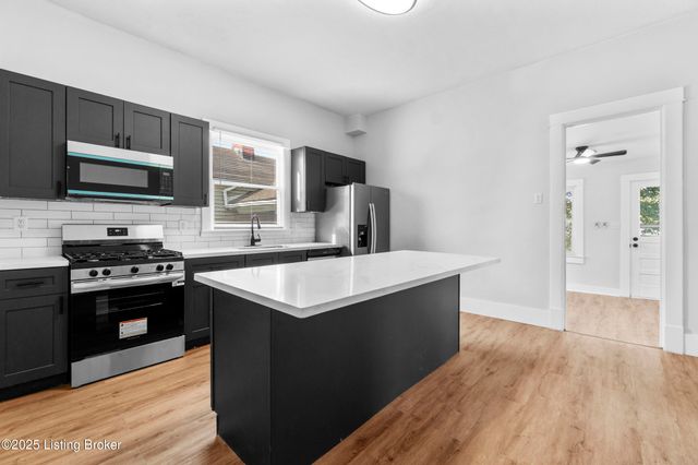 525 Atwood St, Louisville, KY 40217