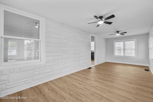 525 Atwood St, Louisville, KY 40217