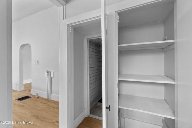 525 Atwood St, Louisville, KY 40217