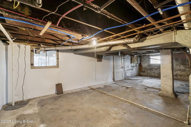 525 Atwood St, Louisville, KY 40217