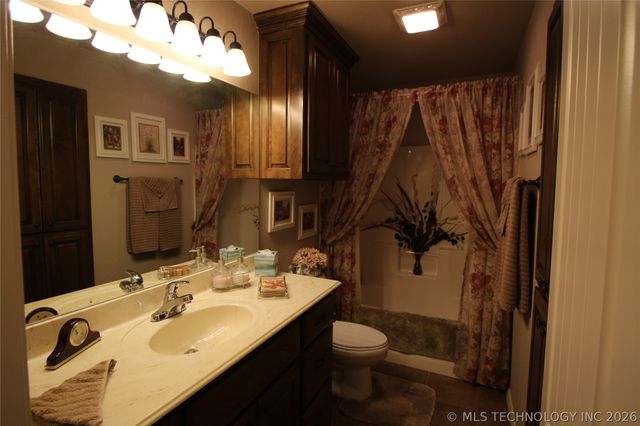 1002 Springfield Court, Durant, OK 74701