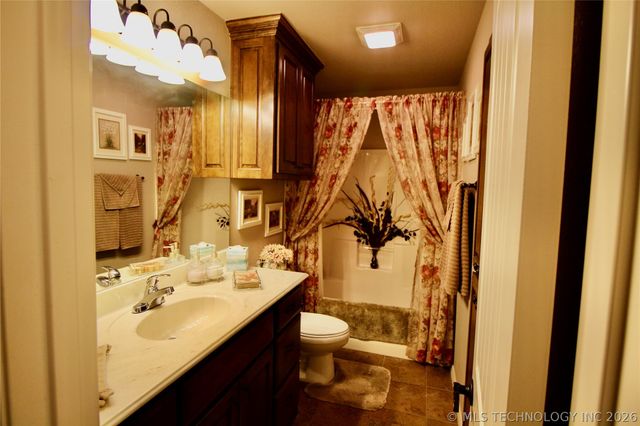 1002 Springfield Court, Durant, OK 74701