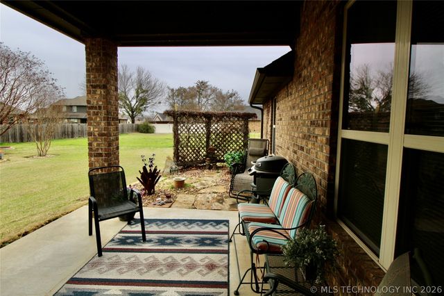 1002 Springfield Court, Durant, OK 74701