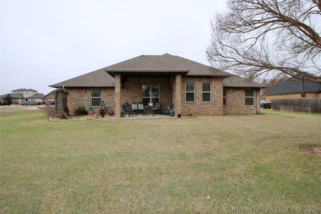 1002 Springfield Court, Durant, OK 74701