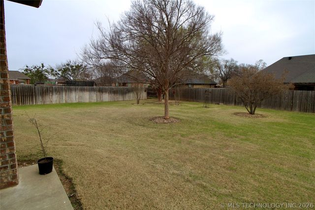 1002 Springfield Court, Durant, OK 74701