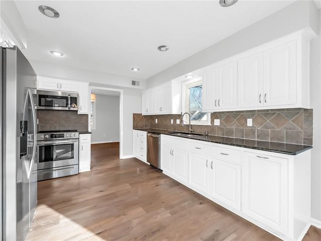 6524 Westgate Circle, Shawnee, KS 66216