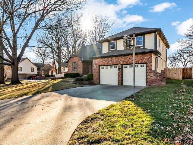 6524 Westgate Circle, Shawnee, KS 66216