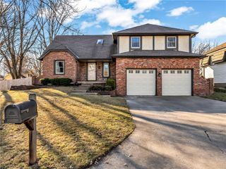 6524 Westgate Circle, Shawnee, KS 66216