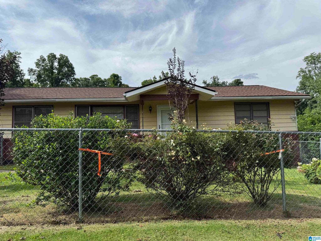 703 DOLPHIN DRIVE, Weaver, AL 36277