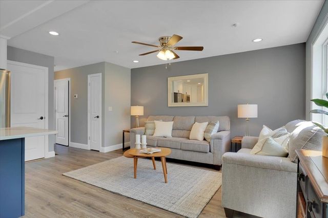 5 Dumaine Ave Unit A, Nashua, NH 03063