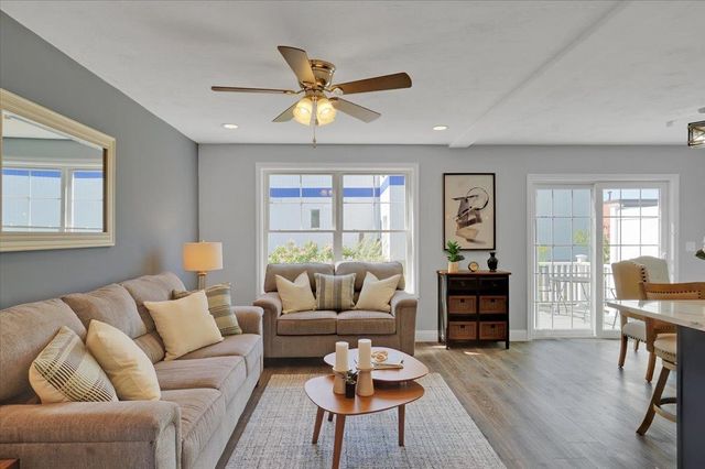 5 Dumaine Ave Unit A, Nashua, NH 03063