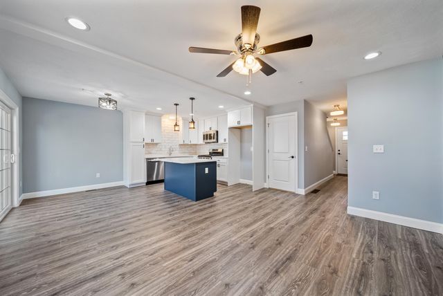 5 Dumaine Ave Unit A, Nashua, NH 03063
