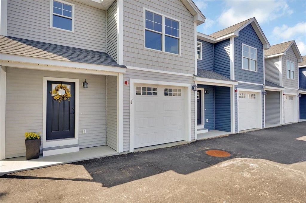 Image 2 of property listing at 5 Dumaine Ave Unit A, Nashua, NH 03063