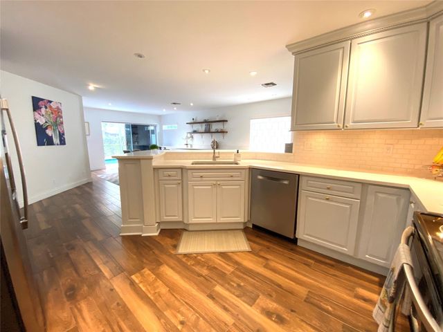 6341 NW 58th Way, Parkland, FL 33067