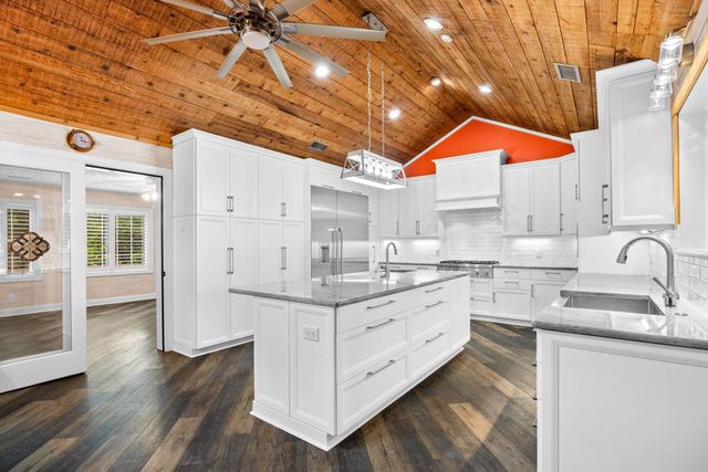3379 Collins Creek Dr., Murrells Inlet, SC 29576