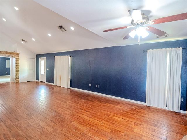 38 S Parkwood Drive, Luther, OK 73054