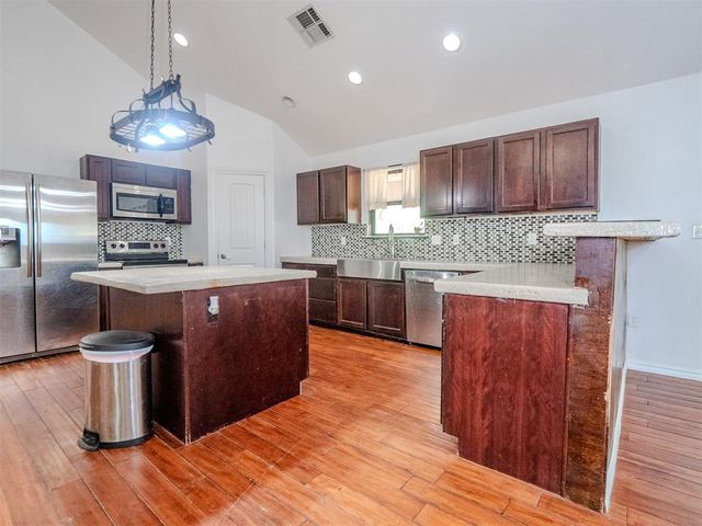 38 S Parkwood Drive, Luther, OK 73054